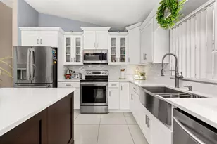 211 Lockbreeze Dr, Davenport, FL 33897 - Photo 15