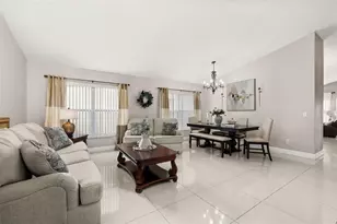 211 Lockbreeze Dr, Davenport, FL 33897 - Photo 5