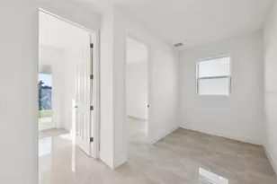 7237 Dilly Lake Ave, Groveland, FL 34736 - Photo 13