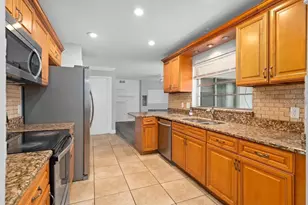 6928 Sugarbush Dr, Orlando, FL 32819 - Photo 3