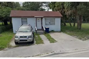 619 N 9th St, Fort Pierce, FL 34950 - Photo 1
