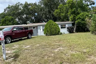 945 Golden Isle Dr, Mount Dora, FL 32757 - Photo 1