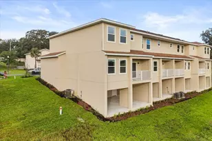 935 Lakefront Village Dr, Clermont, FL 34711 - Photo 31