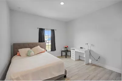 817 Desmoines Place, Kissimmee, FL 34759 - Photo 17