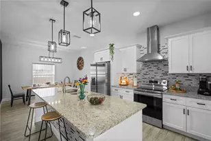 817 Desmoines Pl, Kissimmee, FL 34759 - Photo 11