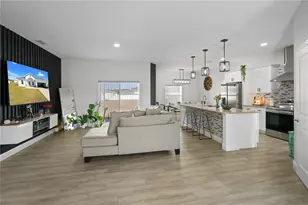 817 Desmoines Pl, Kissimmee, FL 34759 - Photo 3