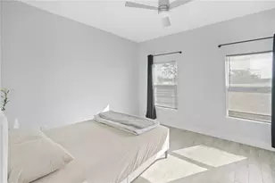 817 Desmoines Pl, Kissimmee, FL 34759 - Photo 15