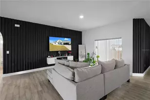 817 Desmoines Pl, Kissimmee, FL 34759 - Photo 5