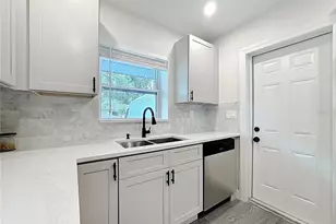 3901 Ibis Dr, Orlando, FL 32803 - Photo 13