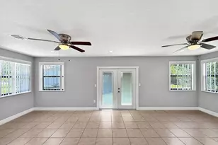 3239 Cottonwood Ct, Kissimmee, FL 34746 - Photo 7