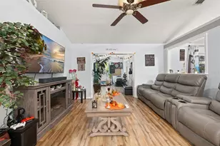 428 Bent Oak Loop, Davenport, FL 33837 - Photo 9