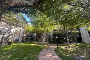 661 NE 195th St, Miami, FL 33179 - Photo 1