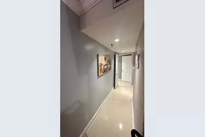 661 NE 195th Street #402, Miami, FL 33179 - Photo 3