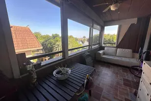 661 NE 195th St, Miami, FL 33179 - Photo 5