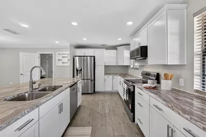 7 E Bay Street, Davenport, FL 33837 - Photo 17