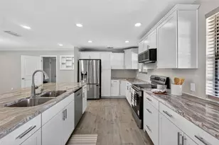 7 E Bay St, Davenport, FL 33837 - Photo 17