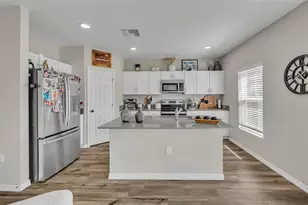 2402 Oakwood Ln, Davenport, FL 33837 - Photo 11