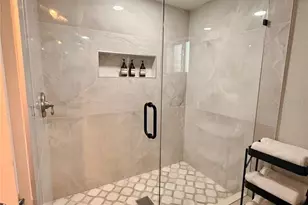 8117 Bay Dr, Tampa, FL 33635 - Photo 11