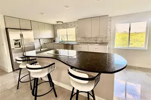 8117 Bay Dr, Tampa, FL 33635 - Photo 5