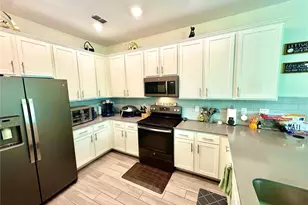 9896 Red Eagle Dr, Orlando, FL 32825 - Photo 5