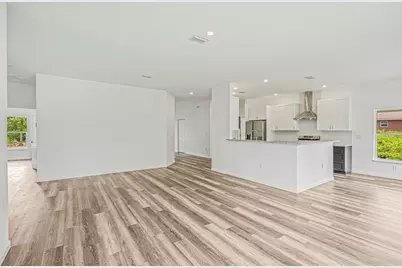 8001 Leonardo Street, Sebring, FL 33872 - Photo 9