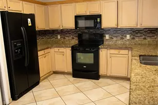 565 Pinehurst, Kissimmee, FL 34758 - Photo 3