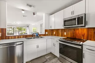 2713 Emerald Lake Ct, Kissimmee, FL 34744 - Photo 9