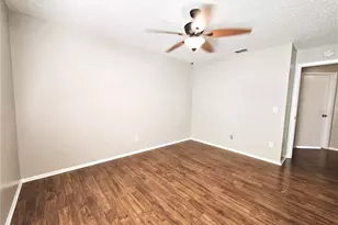 2407 King Oak Ct, Saint Cloud, FL 34769 - Photo 11