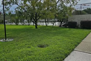 569 Hunter Cir, Kissimmee, FL 34758 - Photo 5