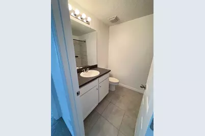 2512 Blowing Breeze Avenue, Kissimmee, FL 34744 - Photo 17