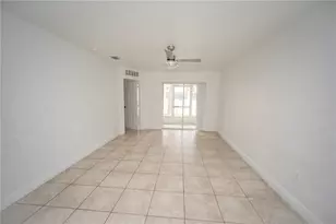 2814 Club Cortile Cir, Kissimmee, FL 34746 - Photo 5