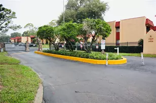 2852 N Powers Dr, Orlando, FL 32818 - Photo 3