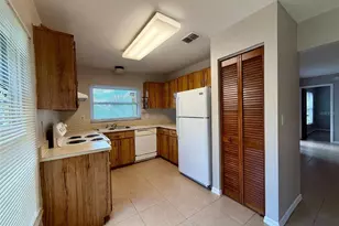 442 Hunter Cir, Kissimmee, FL 34758 - Photo 9