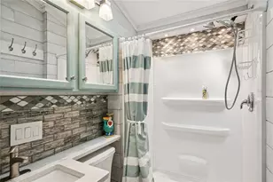 226 Lancer Dr, Nokomis, FL 34275 - Photo 7