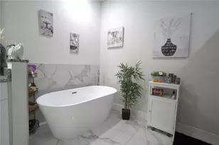 438 Big Sioux Ct, Kissimmee, FL 34759 - Photo 13