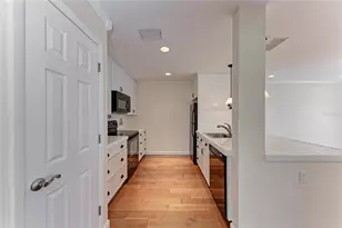 5705 Avista Dr, Sarasota, FL 34243 - Photo 17