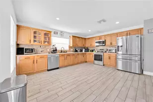 4647 Caverns Dr, Kissimmee, FL 34758 - Photo 9