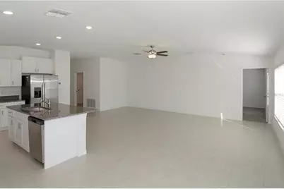 36618 Garden Wall Way, Zephyrhills, FL 33541 - Photo 5