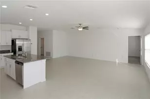 36618 Garden Wall Wy, Zephyrhills, FL 33541 - Photo 5