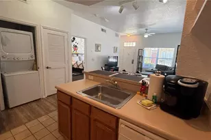 4563 Yellowgold Rd E, Kissimmee, FL 34746 - Photo 9