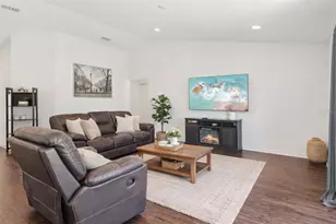 140 Solis Dr, Winter Haven, FL 33880 - Photo 7