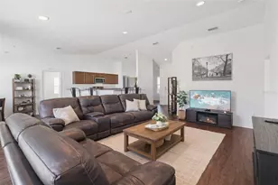 140 Solis Dr, Winter Haven, FL 33880 - Photo 9