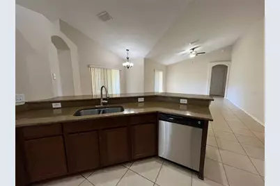 946 Seneca Trail, Saint Cloud, FL 34772 - Photo 5