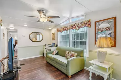 7490 46th Avenue N #225, Saint Petersburg, FL 33709 - Photo 9