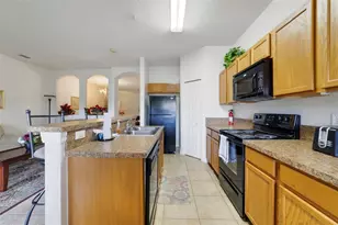 2827 Oakwater Dr, Kissimmee, FL 34747 - Photo 17