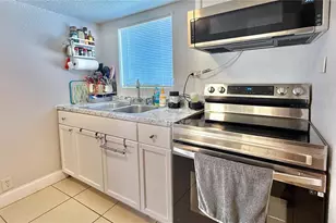 305 E Miami Terrace, Kissimmee, FL 34741 - Photo 7