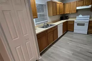 542 Finch Ct, Poinciana, FL 34759 - Photo 7