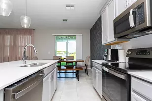 1784 Chatsworth Cir, Saint Cloud, FL 34771 - Photo 9