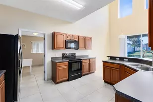 302 Erie Dr, Poinciana, FL 34759 - Photo 13