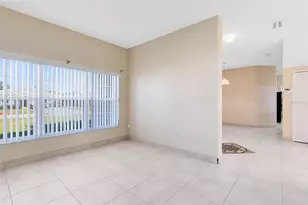 302 Erie Dr, Poinciana, FL 34759 - Photo 7